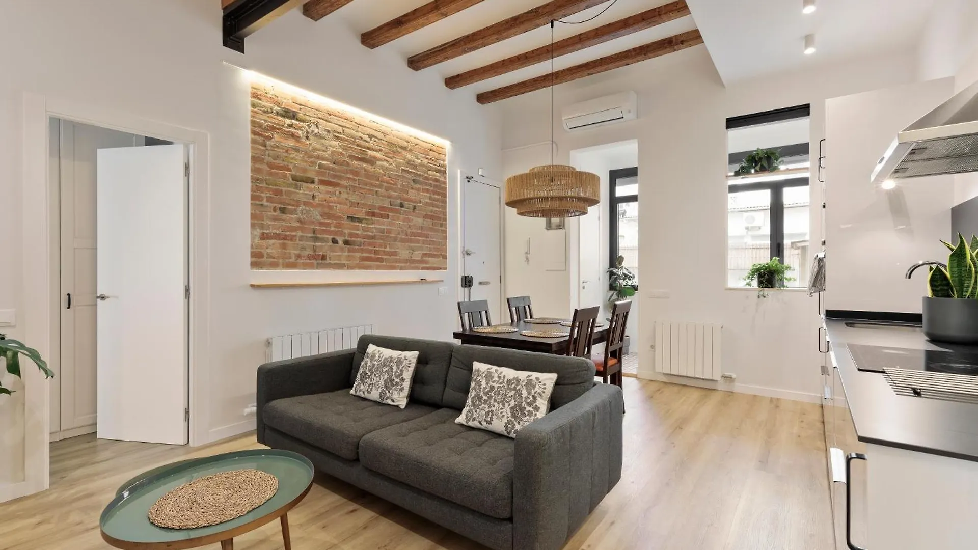 Poble Sec Charming Apartment Barcellona 0*,