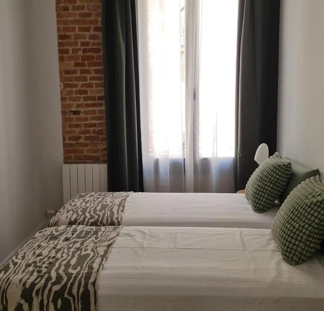 Poble Sec Charming Apartment برشلونة
