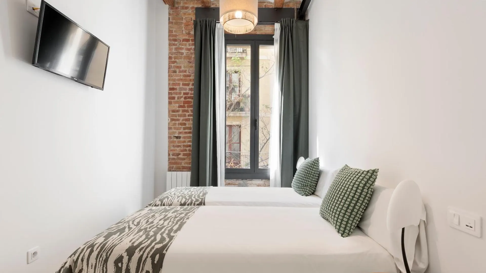 Poble Sec Charming Apartment برشلونة إسبانيا