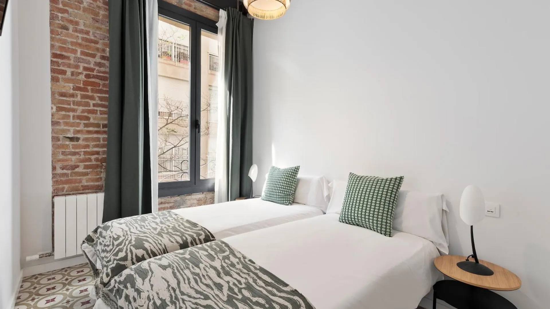 Poble Sec Charming Apartment برشلونة