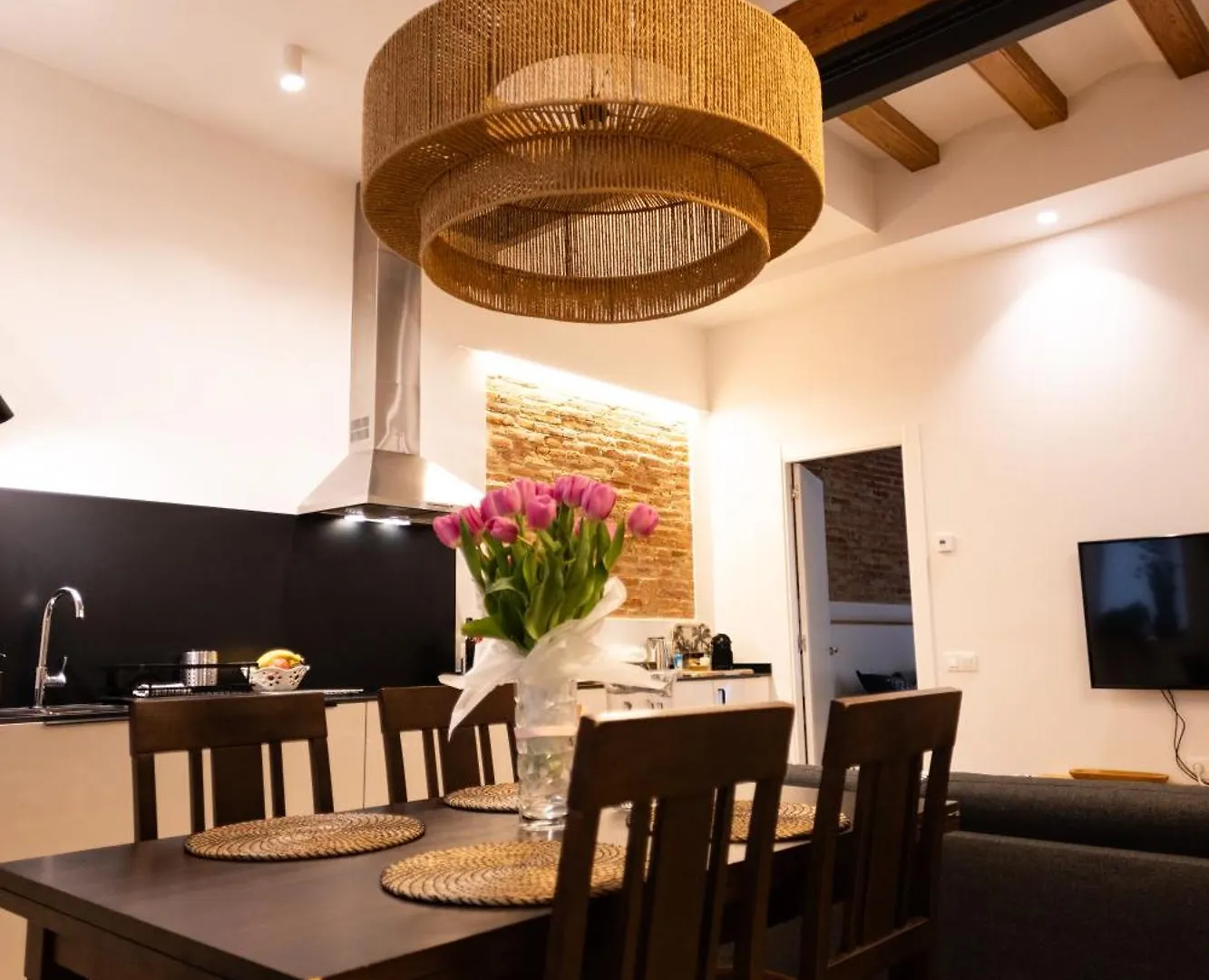 Poble Sec Charming Apartment برشلونة