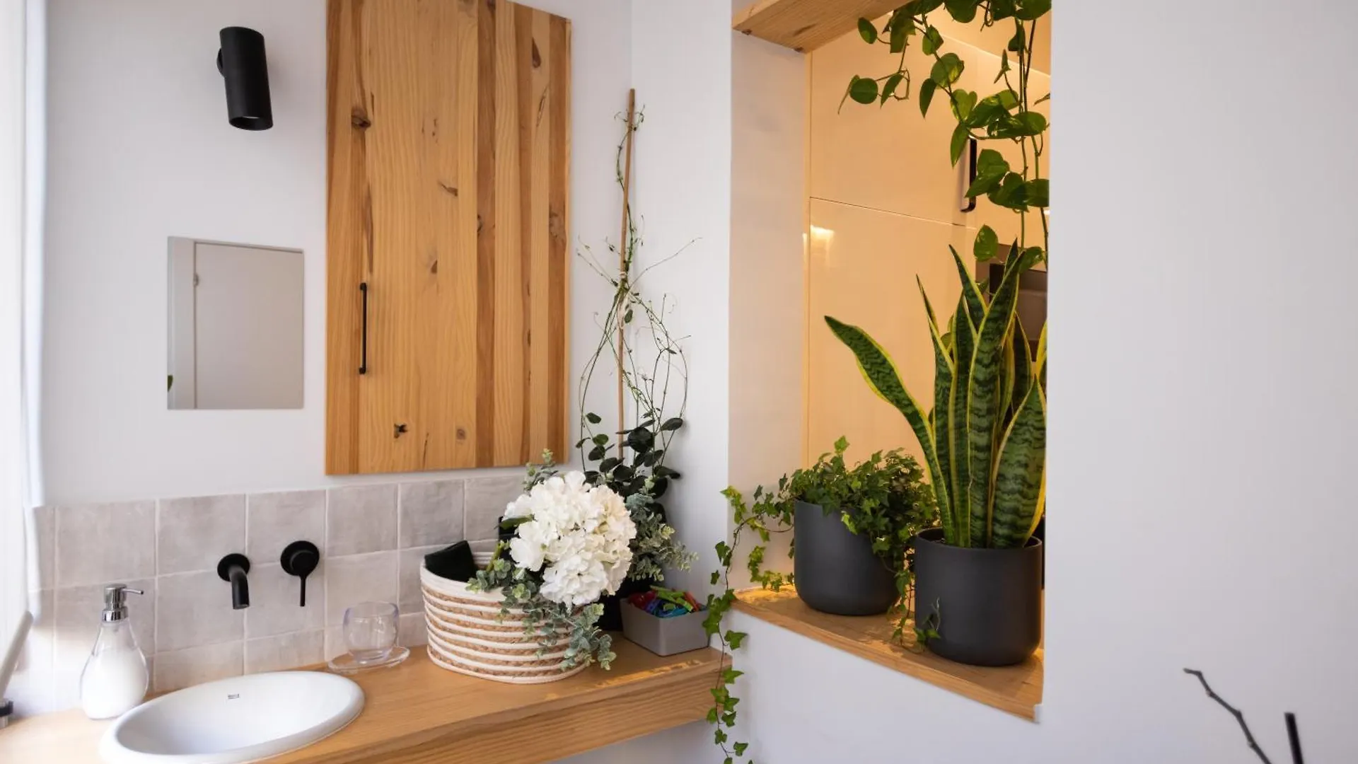 Poble Sec Charming Apartment برشلونة